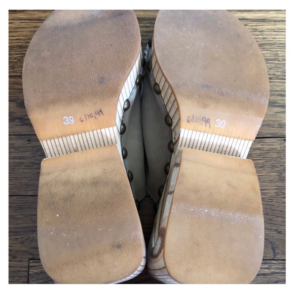 VTG 90s Aldo Carved Wood Wedges, Clogs, Platform Sandal - Picture 6 of 7